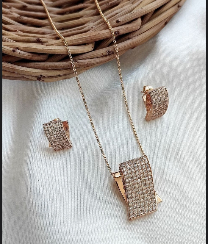 نیم ست بدون زنجیر